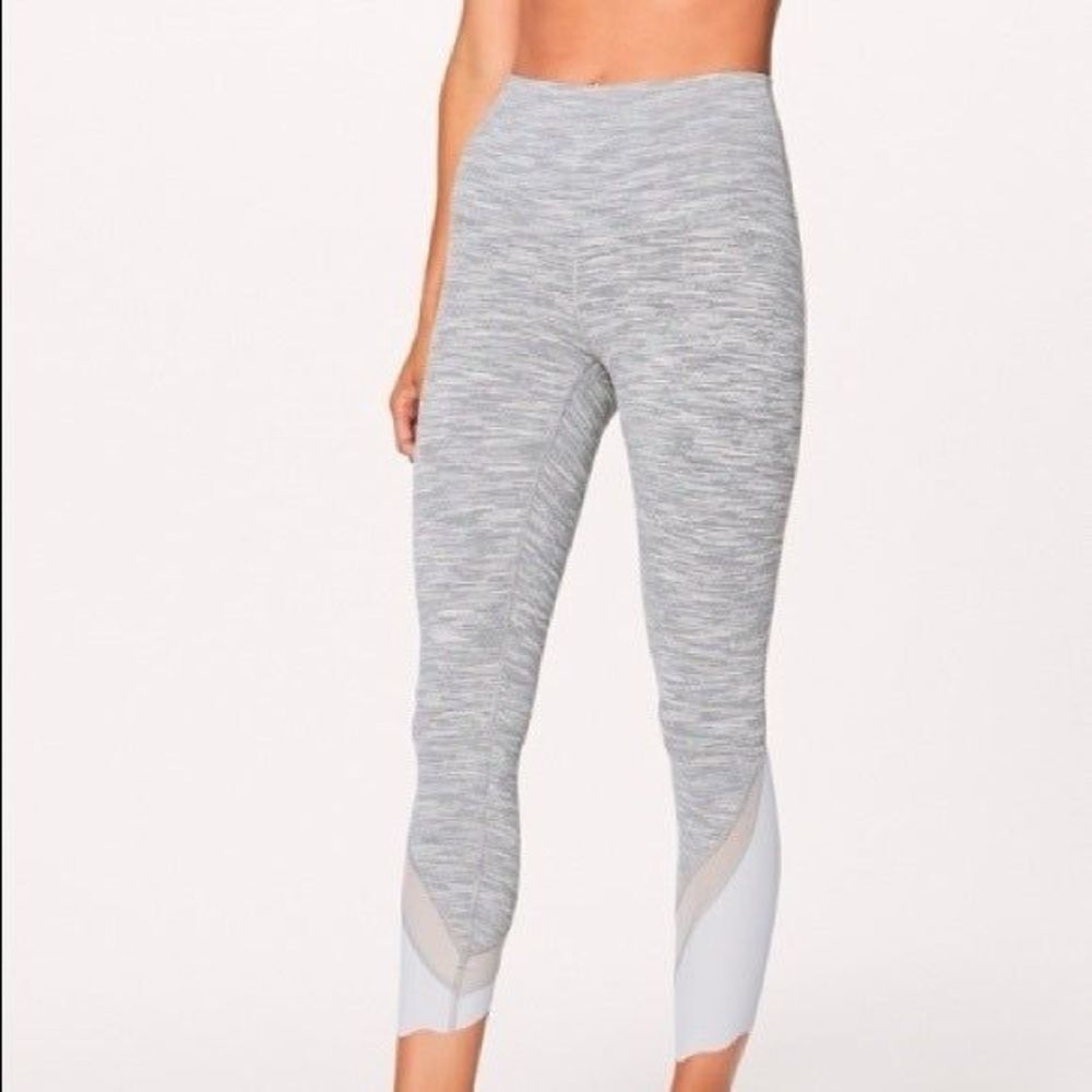 Lululemon - LIMITED EDITION - Wunder Under Crop size XS